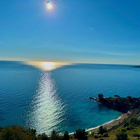 Kiss Of Sea - Balzi Rossi & Baia Beniamin Lejlighed Ventimiglia Eksteriør billede