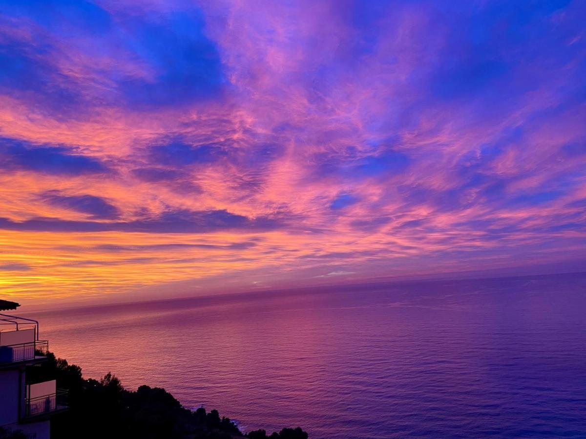 Kiss Of Sea - Balzi Rossi & Baia Beniamin Lejlighed Ventimiglia Eksteriør billede
